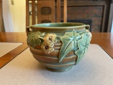 Roseville Pottery Luffa Vase 689-8 in Green, Two-Handled Art Deco Form — listing 3