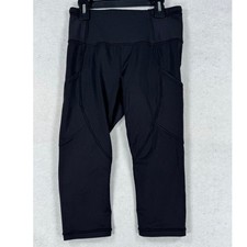 Lululemon Cropped Athletic Leggings in Gray Textured Print — listing 3