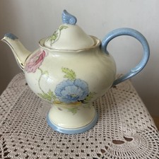 Paragon Bone China Teapot with Blue & Gold Lace Border and Floral Bouquet — listing 2