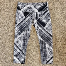 Lululemon Wunder Under Cropped Leggings in Black/White Textured Print — listing 2