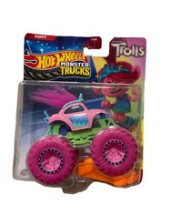 Hot Wheels Monster Trucks Shark Wreak Die-Cast 1:64 Monster Truck (Green/Pink) — listing 2