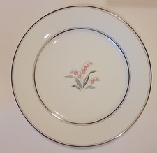 Noritake 'Crest' Fine China Dinnerware Set (43 Pieces) — listing 5