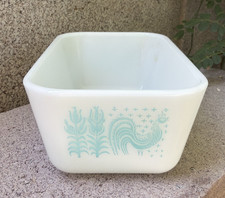Vintage Pyrex 502 Blue Refrigerator Dish with Ribbed Glass Lid (1.5 Pint) — listing 6