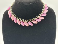 Vintage 1950s Pink Moonglow Thermoset Lucite Choker Necklace with Gold-Tone Links — listing 4