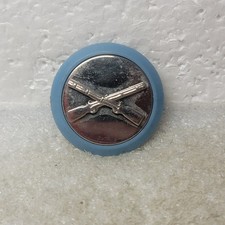 WWII US Army Enlisted Infantry Crossed Rifles Collar Disc Insignia — listing 4