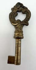 Set of 3 Vintage Ornate Skeleton Barrel Keys with Filigree Bows — listing 4
