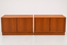 Mid-Century Modern Teak Veneer Storage Unit / Sideboard with Sliding Doors — listing 6
