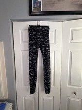 Lululemon Wunder Under Cropped Leggings in Black/White Textured Print — listing 6