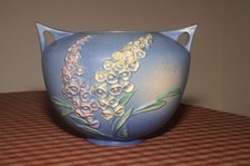 Roseville Pottery Foxglove Two-Handled Vase in Blue — listing 2