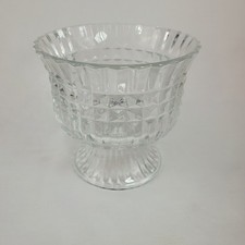 Set of 4 Vintage Ribbed Pressed Glass Footed Dessert/Sherbet Bowls with Scalloped Petal Bases — listing 5