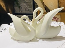Pair of Mid-Century Ceramic Swan Figurines with Gold Accents, Peach Glaze — listing 4
