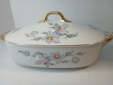 Thun (TK Czechoslovakia) Hand-Painted Floral Porcelain Bowl with Cream Rim and Gold Trim — listing 6