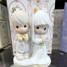 Precious Moments "Peace on Earth" Figurine E-2804 — listing 3