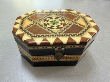 Spanish Taracea Marquetry Inlaid Wood Alhambra Palace Jewelry Box with Arched Colonnade Front, listing 4