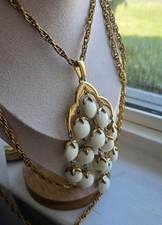 Trifari Vintage Green Marbled Glass Cabochon Waterfall Pendant Necklace and Clip Earring Set — listing 3