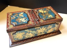 Antique Huntley & Palmers 'Sweet Assorted Biscuits' Lithographed Tin Box with Royal Warrant — listing 4