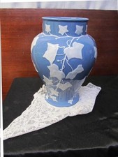 Herend Hungary Hand-Painted Porcelain Baluster Vase with Cornflower Motif and Fluted Rim — listing 2