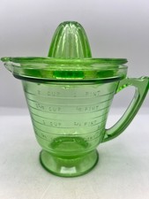 Vintage Green Uranium Glass 2-Cup Measuring Batter Bowl with Pour Spout and Handle