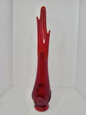 Mid-Century Ruby Red Swung Glass Stretch Vase, Ribbed Panels — listing 3