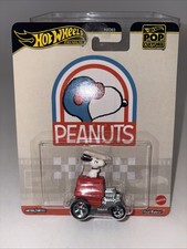 Hot Wheels Silver Series Peanuts 75th Anniversary 1985 Honda CR-X (2/5)