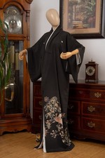 Vintage Silk Embroidered Kimono/Robe with Golden-Yellow Ground and Figural Roundels — listing 3