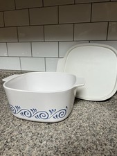 Vintage CorningWare Blue Cornflower Casserole Dish with Pyrex Lid — listing 3