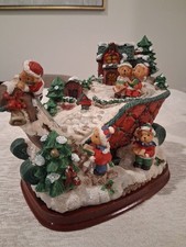 Boyd's Bears Christmas Sleigh Centerpiece with Plush Bear and Poinsettia Floral Arrangement — listing 2