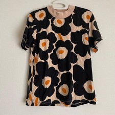 adidas Originals x Marimekko Unikko Floral Tee in Black & Gold