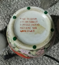 Chinese Export-Style Hand-Painted Porcelain Bowl with Gilt Floral Decoration