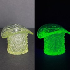 Vaseline Uranium Glass Top Hat Toothpick Holder, Daisy & Button Pattern, 2.5" Yellow — listing 3