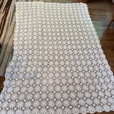 Vintage 1940s Hand-Crocheted Lace Tablecloth by Lola Hancock — listing 4