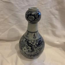 Southeast Asian Sawankhalok-Style Underglaze Iron-Black Fish Motif Jar with Fluted Rim