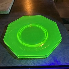 Vintage Uranium (Vaseline) Glass 8-Inch Salad/Dessert Plate with Wheel-Cut Floral Daisy Etching — listing 4