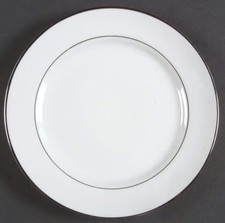 Mikasa Fine China 'Citation' 5428 White Dinner Plate with Platinum Trim — listing 4