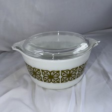 Pyrex Verde Square Flowers Round Casserole Dish with Clear Lid — listing 6