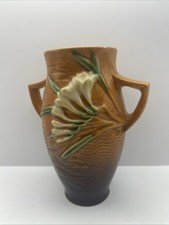 Roseville Pottery Magnolia Two-Handled Vase in Blue — listing 3