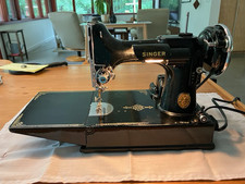 Singer Featherweight 221 Portable Electric Sewing Machine with Folding Extension Bed — listing 4