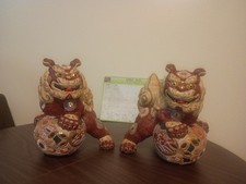 Pair of Kutani-Style Porcelain Foo Dogs (Guardian Lions) with Gold Accents — listing 2
