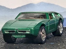 Matchbox Superfast No. 32 Maserati Bora, Magenta with Green Stripe — listing 2