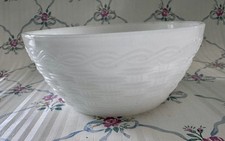 Vintage Milk Glass Basketweave Bowl with Scalloped Rim — listing 5