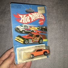 Hot Wheels Upfront 924 Porsche Diecast Car, Yellow with Porsche Crest Tampo — listing 3
