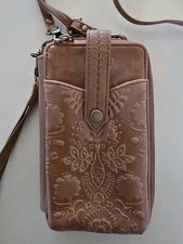 The Sak Black Leather Phone Crossbody Wristlet Wallet — listing 4