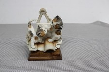 Giuseppe Armani Porcelain Cat Sculpture - White Cat Playing on Rush-Seat Chair with Ball of Yarn — listing 4