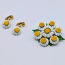 Vintage 1960s Orange Enamel Daisy Flower Brooch and Clip-On Earrings Set — listing 6