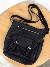 Black Leather Crossbody Bag with Heart-Shaped Zipper Pull Hardware — listing 6