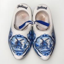 Pair of Delft Blue Hand-Painted Miniature Ceramic Clogs (Dutch Wooden Shoe Form) — listing 5