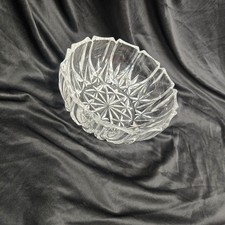 Vintage Pressed Glass Serving Plate/Platter with Sunburst Starburst Pattern — listing 3