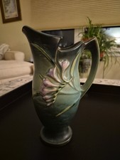 Roseville Pottery Freesia Ewer #902-10" in Brown (Tangerine) — listing 3