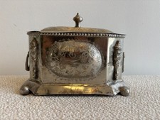 Antique Brass Cigarette/Trinket Box with Repoussé Copper Armorial Medallion — listing 3