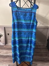 Green Sleeveless Shift Dress with White Soutache Embroidered Trim, Split Neck — listing 2